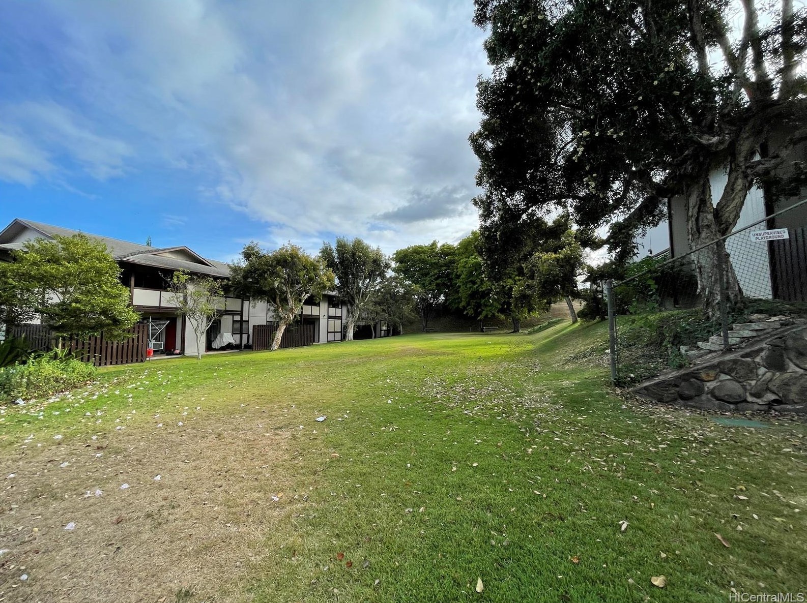 96-230 Waiawa Rd, Pearl City HI  96782 exterior