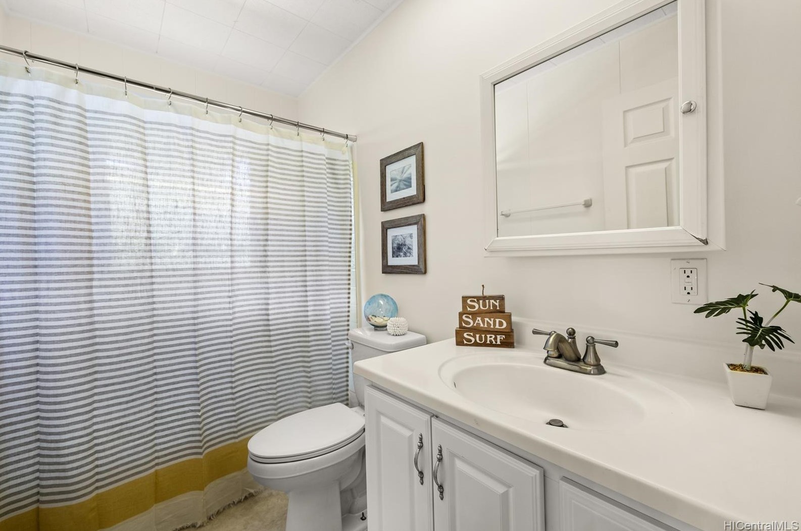 512 Ilimano St, Kailua HI  96734-1829 exterior