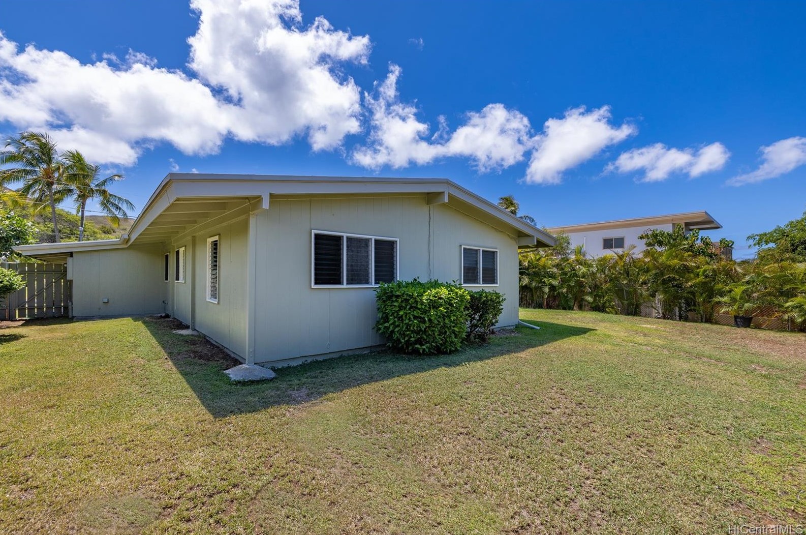 512 Ilimano St, Kailua HI  96734-1829 exterior