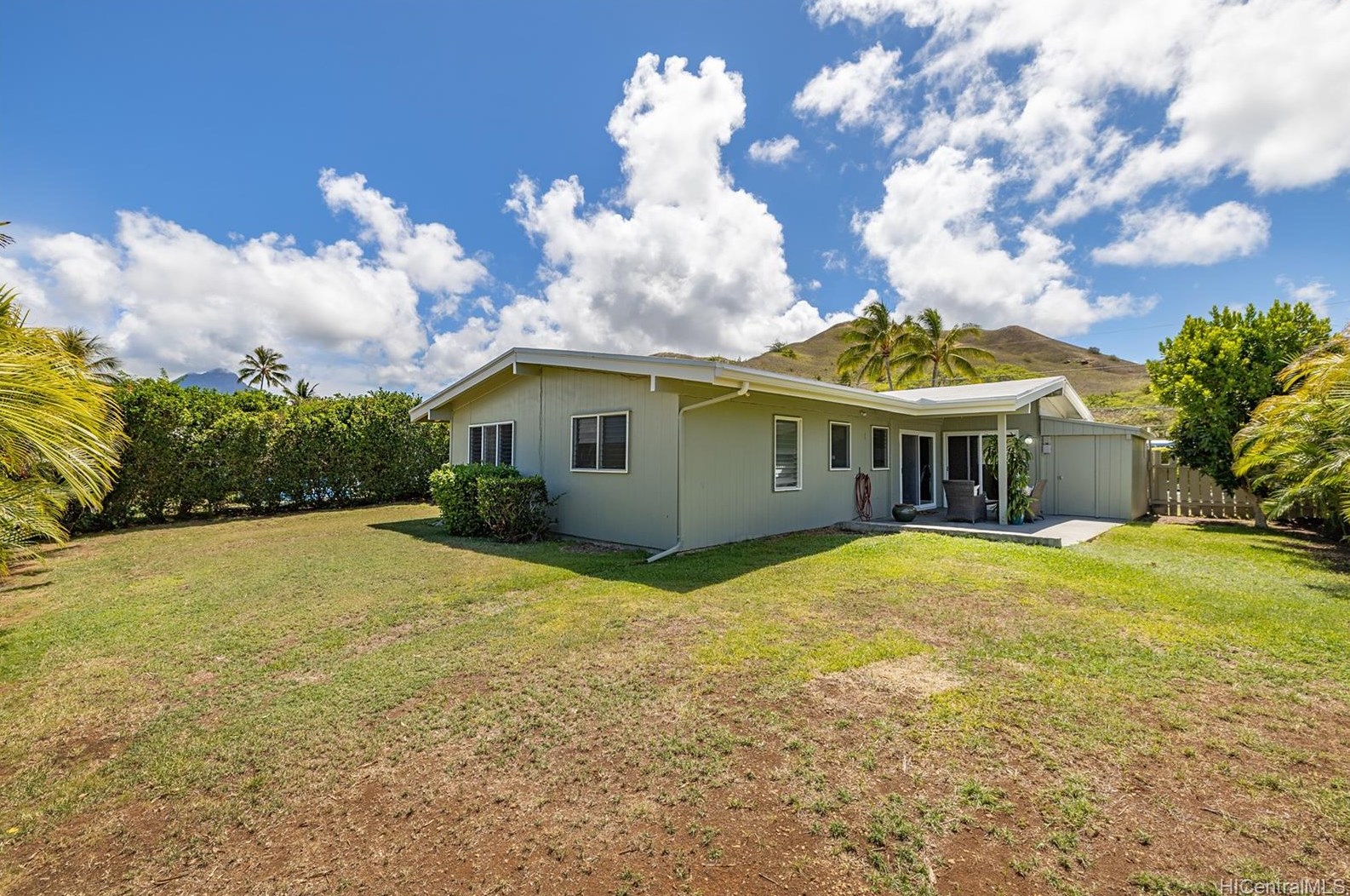512 Ilimano St, Kailua HI  96734-1829 exterior