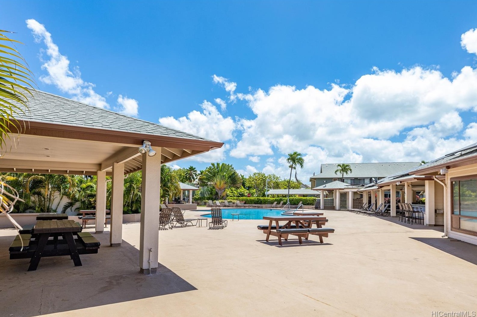 91-625 Puamaeole St, Ewa Beach HI  96706 exterior