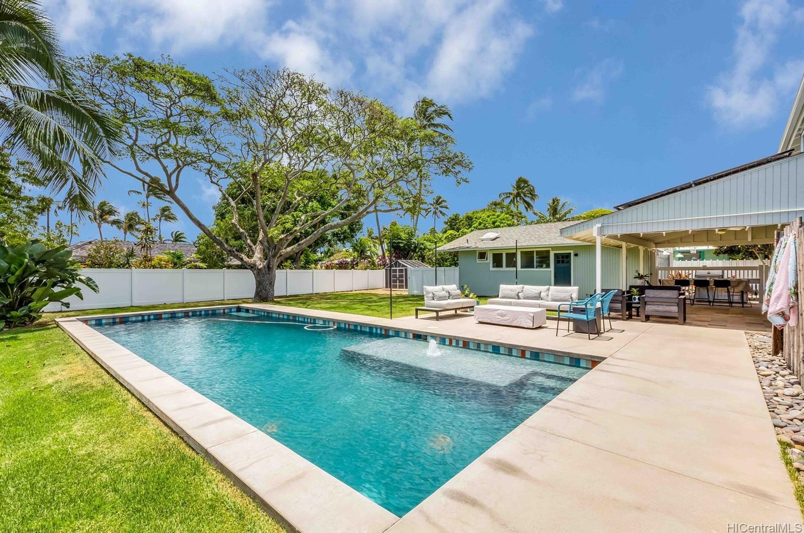 155 Kuupua St, Kailua HI  96734-2736 exterior
