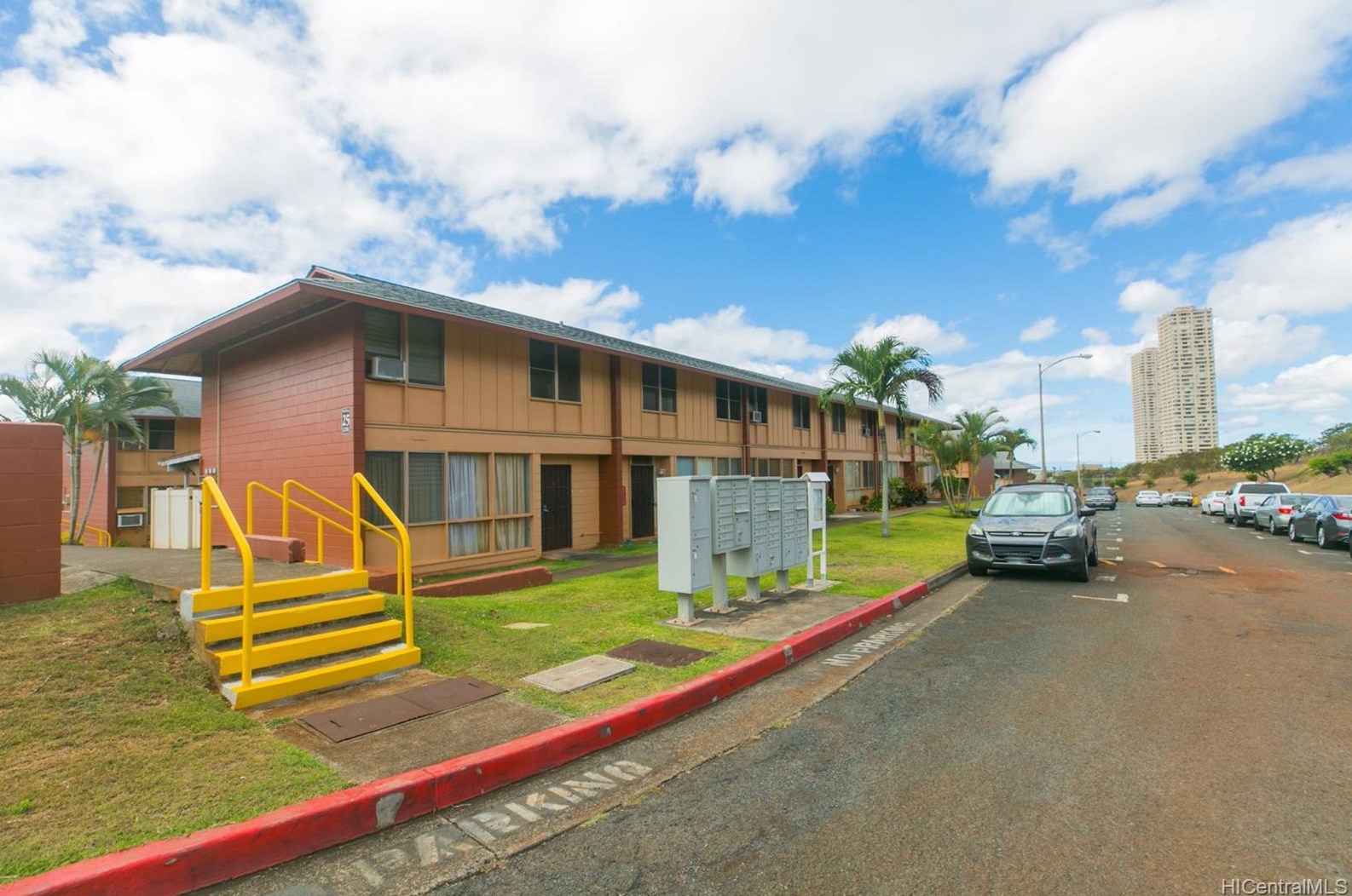 1281 Kipaipai St, Pearl City HI  96782-2577 exterior