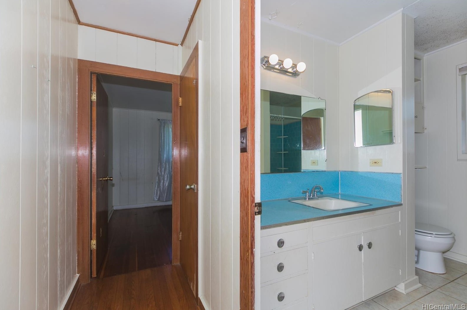 279 Valley Ave, Wahiawa HI  96786-2427 exterior