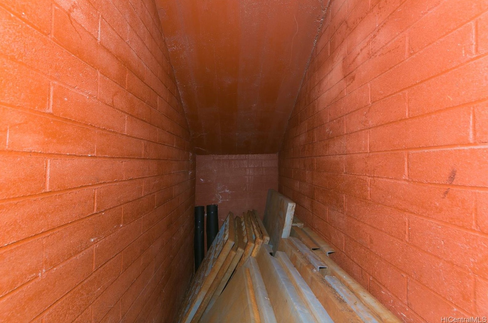 279 Valley Ave, Wahiawa HI  96786-2427 exterior