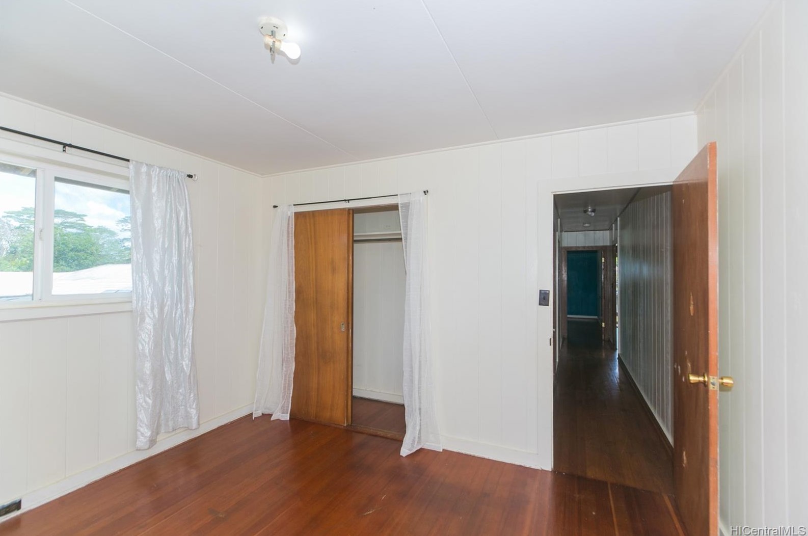 279 Valley Ave, Wahiawa HI  96786-2427 exterior