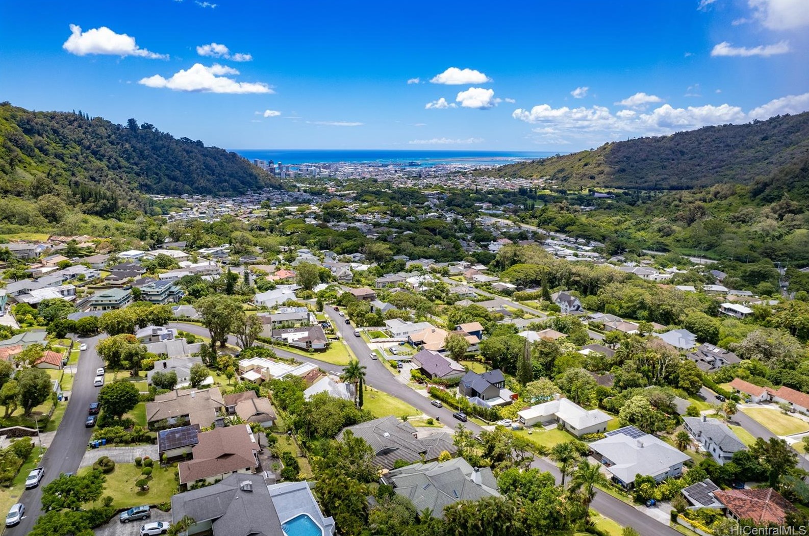 3336 Kahawalu Dr, Honolulu HI  96817-1074 exterior