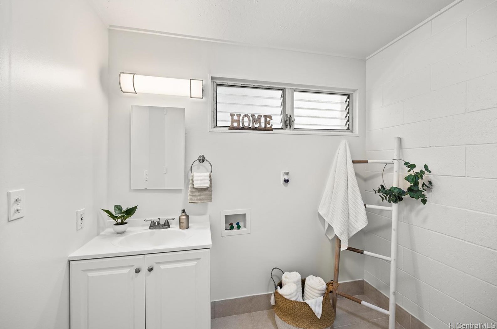 92-755 Makakilo Dr #48, Kapolei, HI 96707