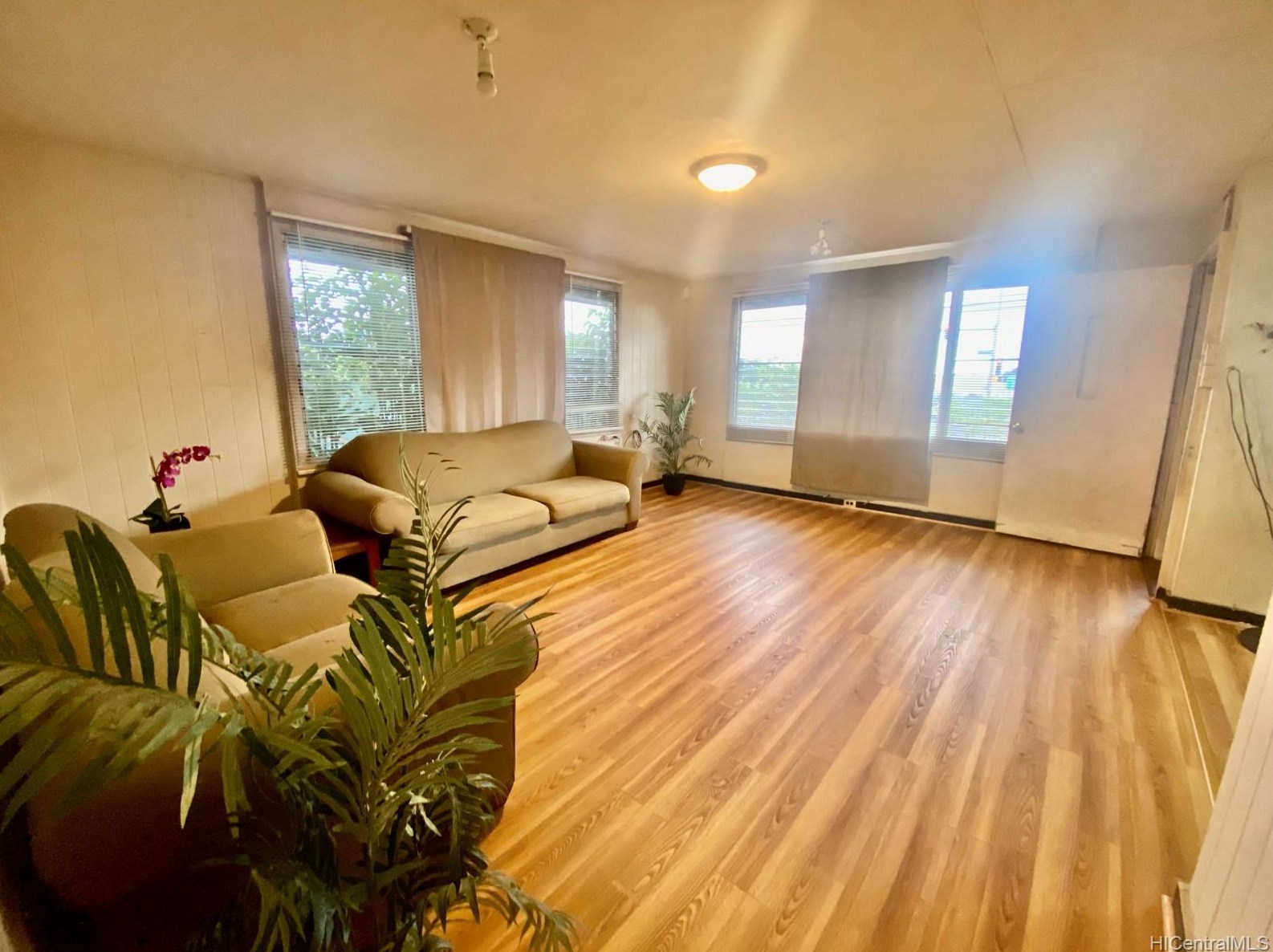 604 Hoomalu St, Pearl City HI 96782-2708 exterior