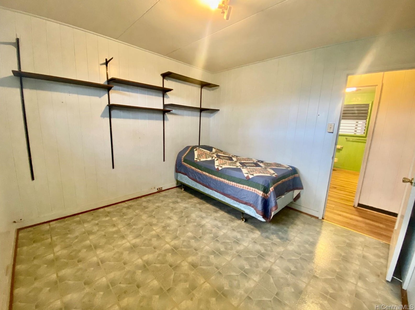 604 Hoomalu St, Pearl City HI 96782-2708 exterior