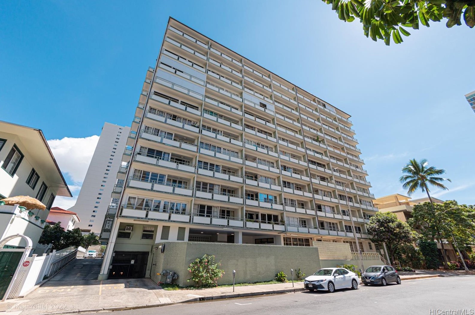 445 Kaiolu St, Honolulu HI 96815-2276 exterior