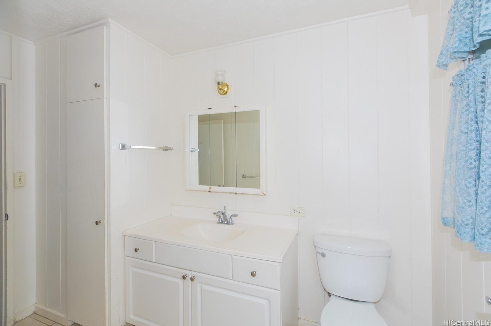 1086 Kaweloka St, Pearl City HI 96782-2082 exterior