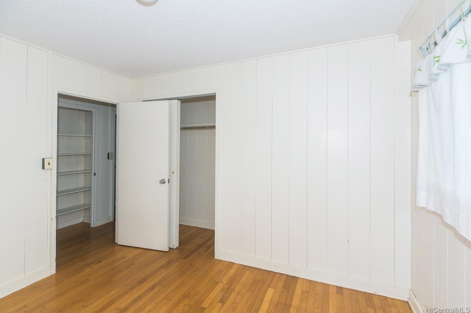 1086 Kaweloka St, Pearl City HI 96782-2082 exterior