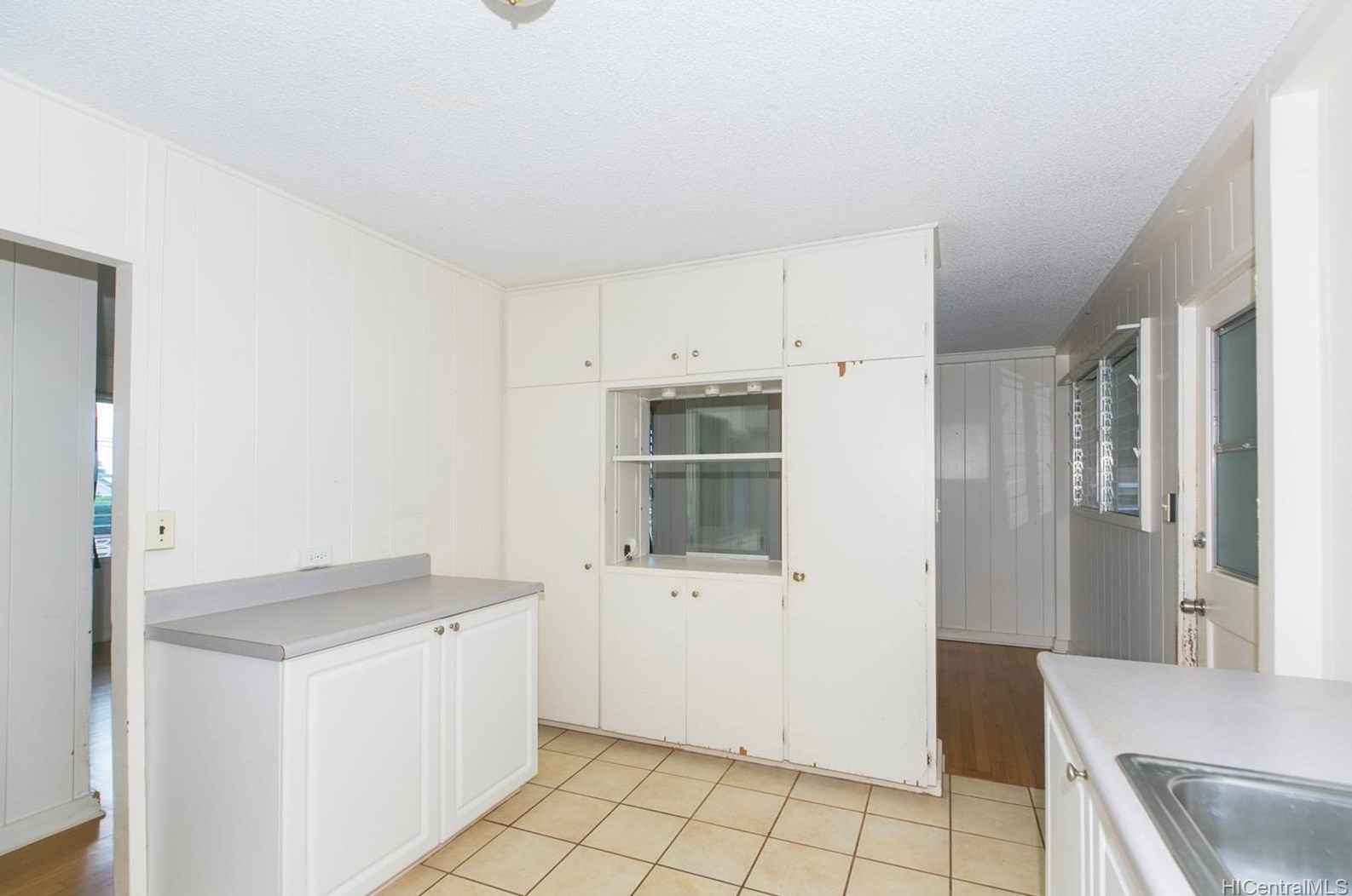 1086 Kaweloka St, Pearl City HI 96782-2082 exterior