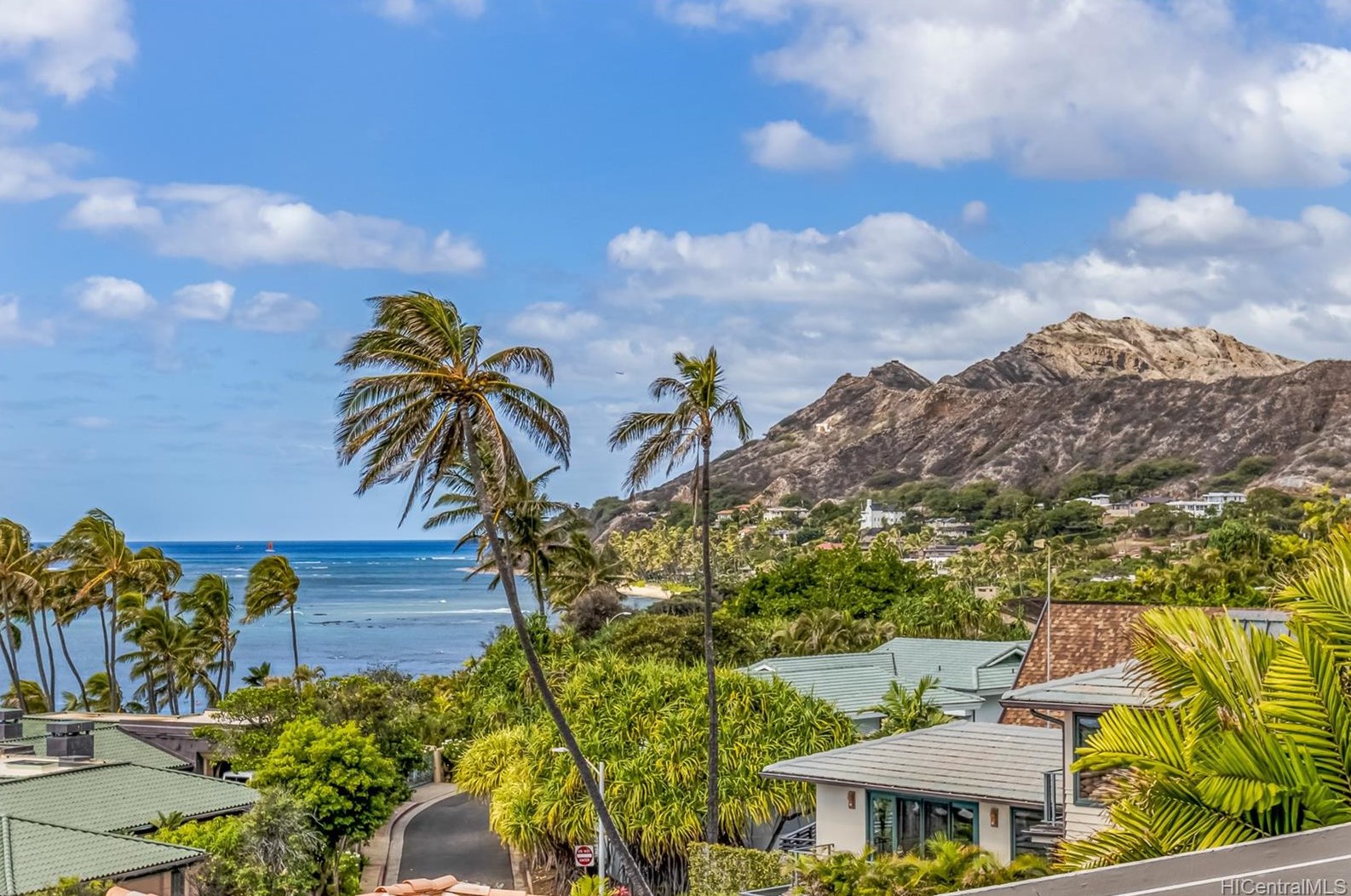 4221 Kaikoo Pl, Honolulu HI  96816-4823 exterior