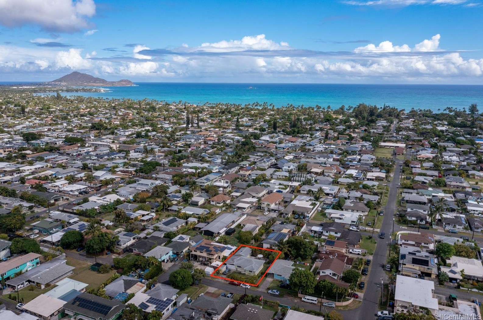 426 Ulupaina St, Kailua HI  96734-2467 exterior