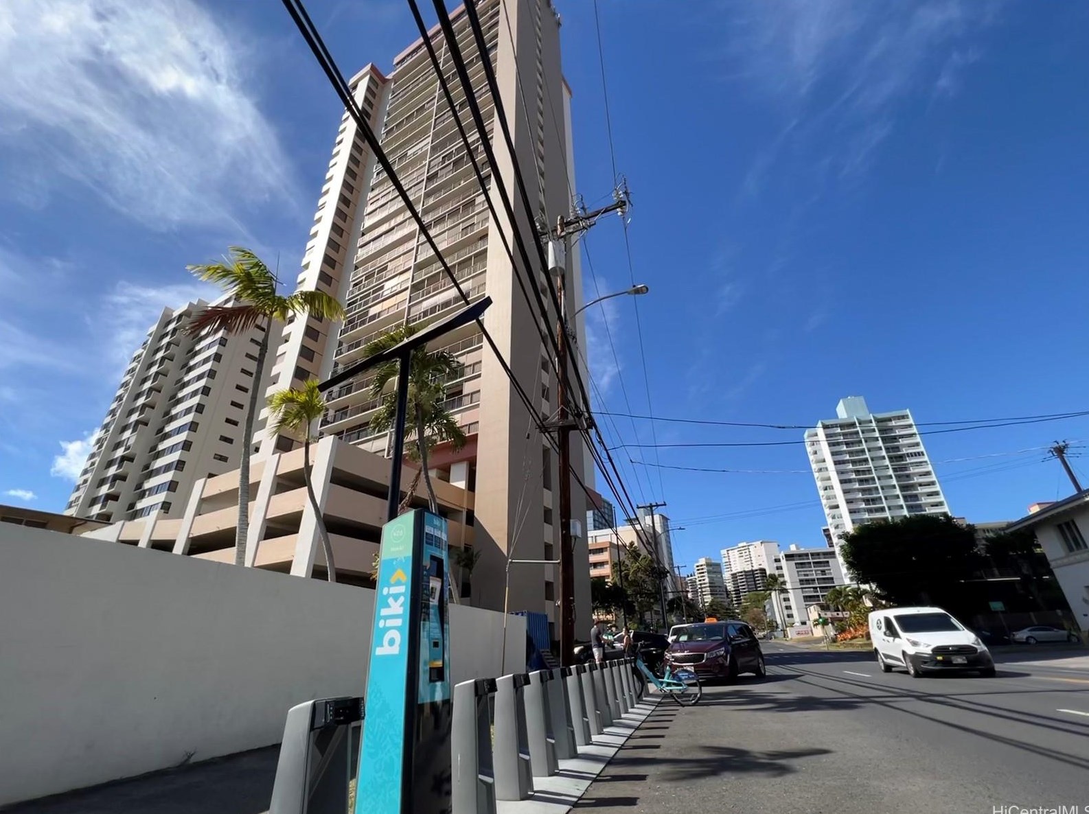 1201 Wilder Ave, Honolulu HI  96822-3131 exterior