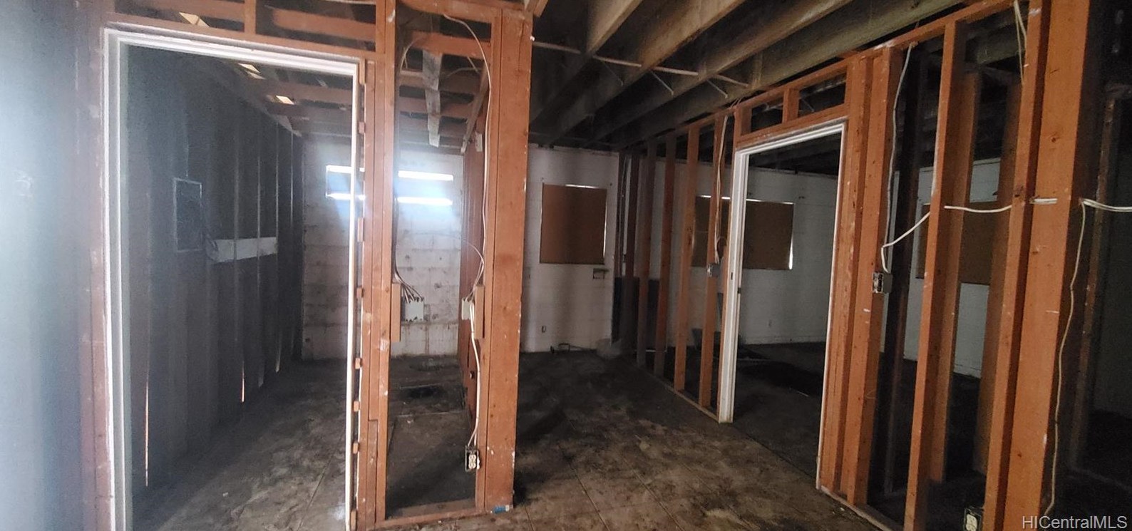 94-043 Waikele Loop, Waipahu HI  96797-2640 exterior