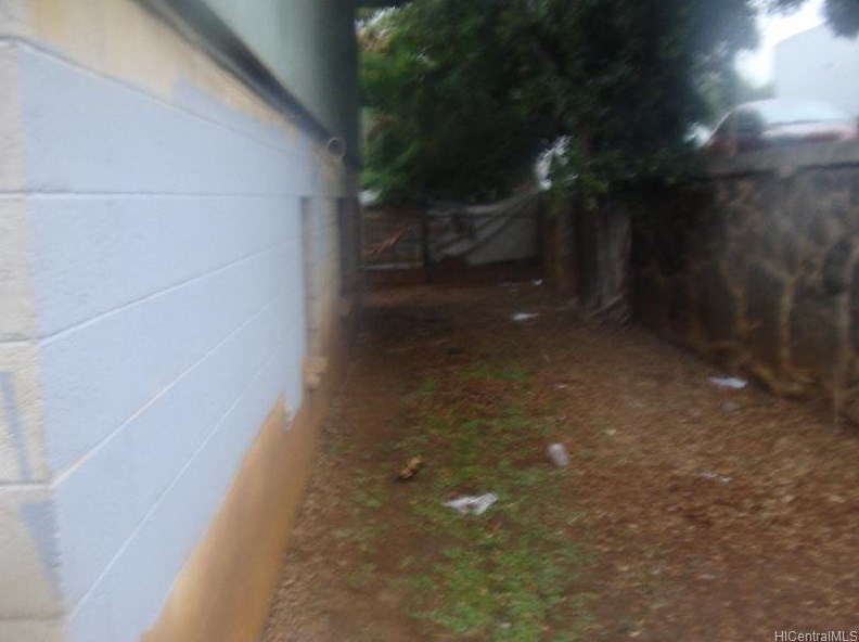 94-043 Waikele Loop, Waipahu HI  96797-2640 exterior