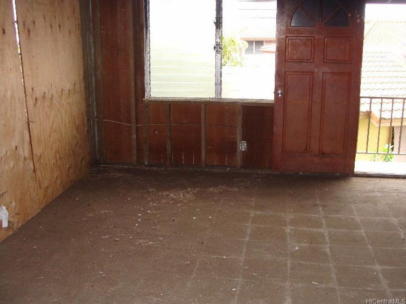 94-043 Waikele Loop, Waipahu HI  96797-2640 exterior