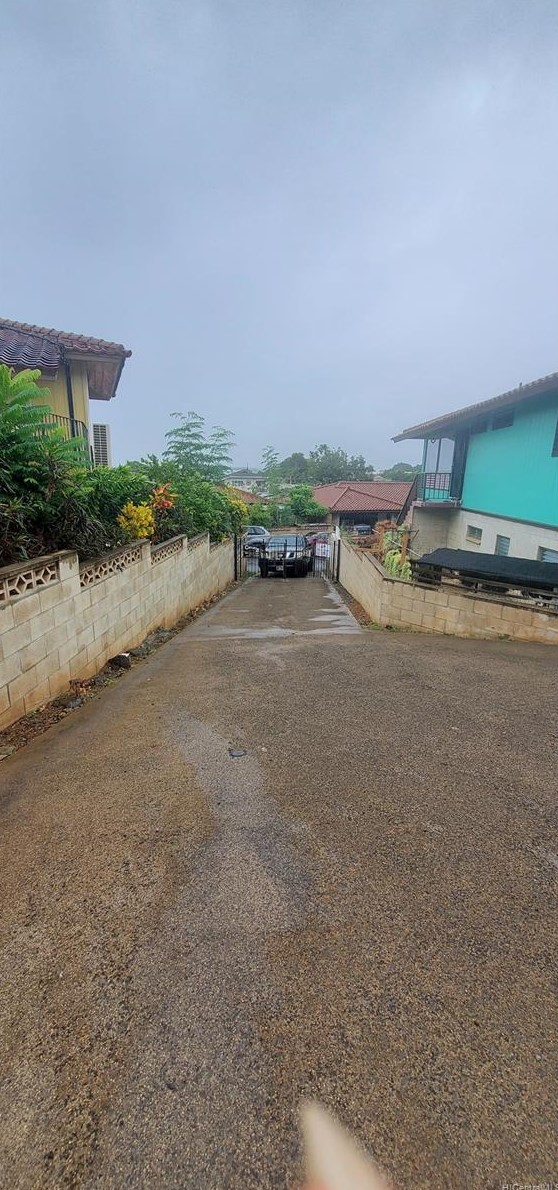 94-043 Waikele Loop, Waipahu HI  96797-2640 exterior