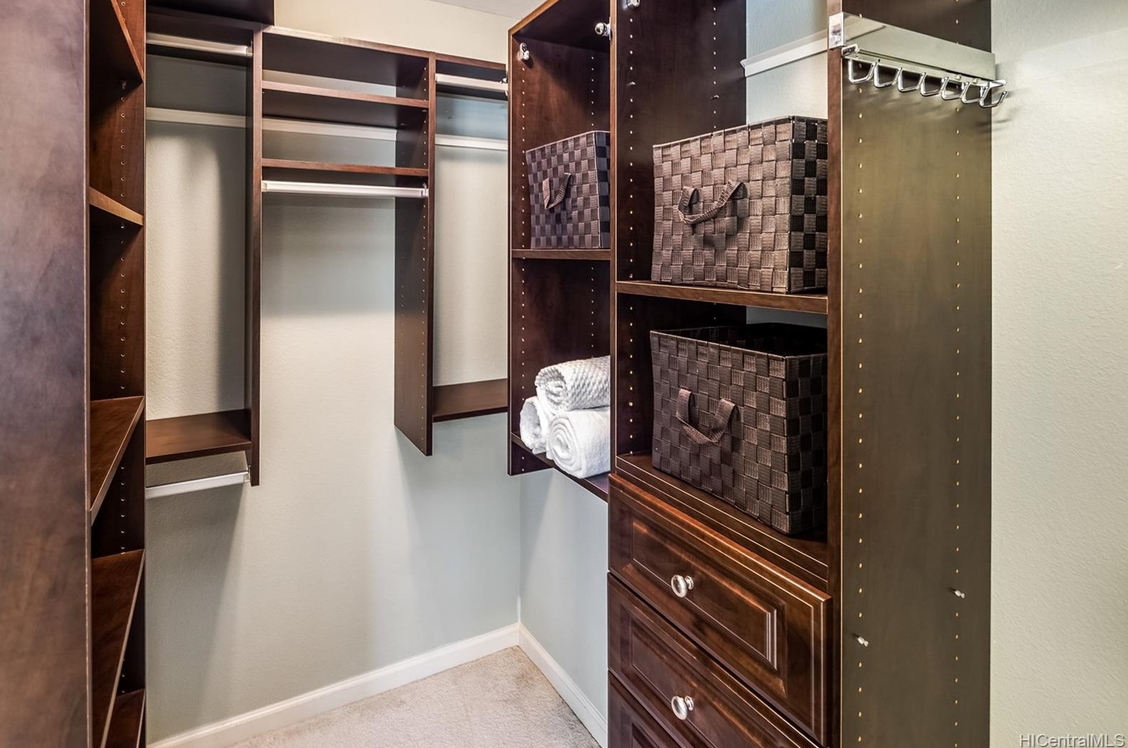 1279 Aulepe St, Kailua HI  96734-4102 exterior