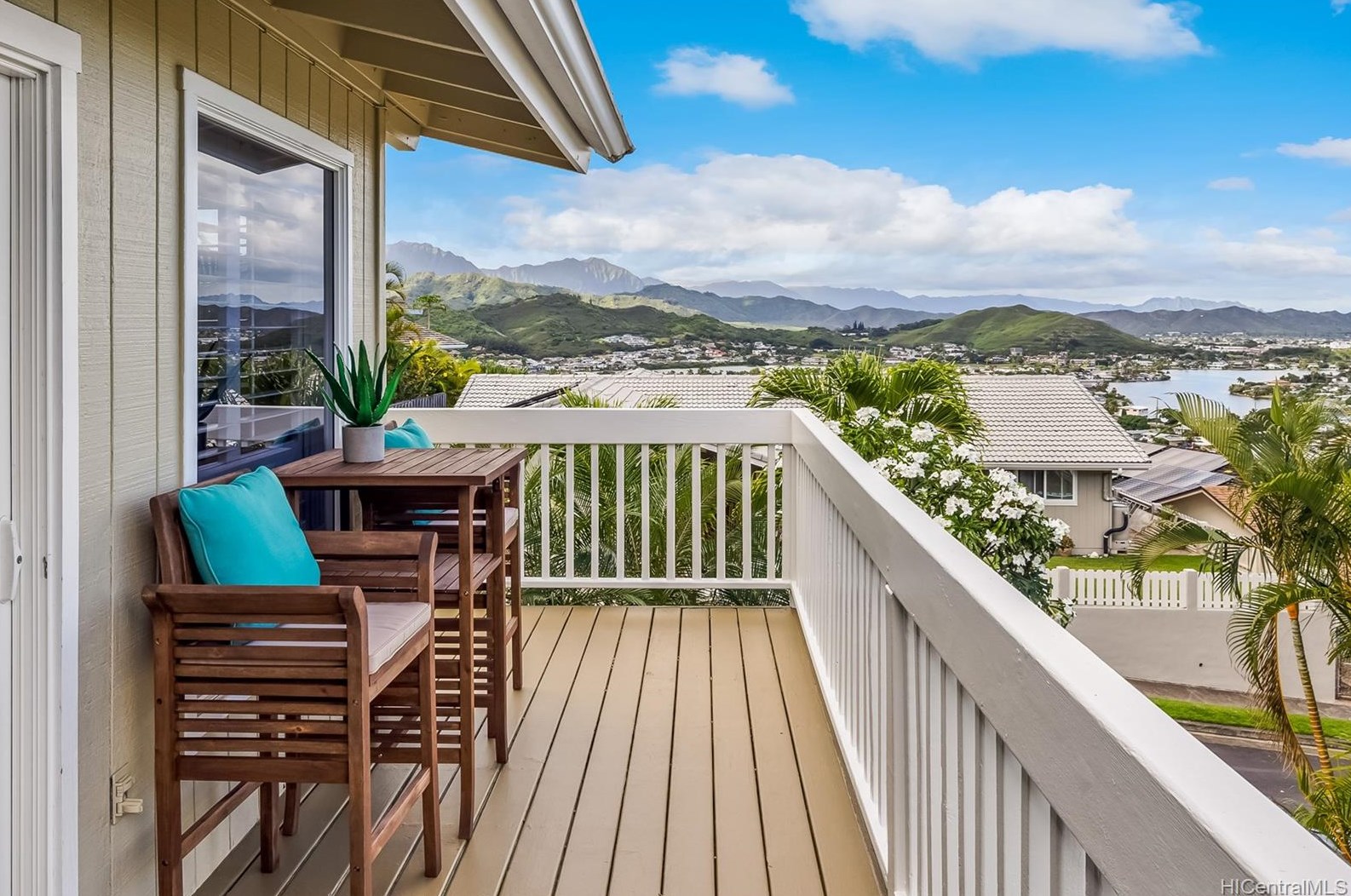 1279 Aulepe St, Kailua HI  96734-4102 exterior