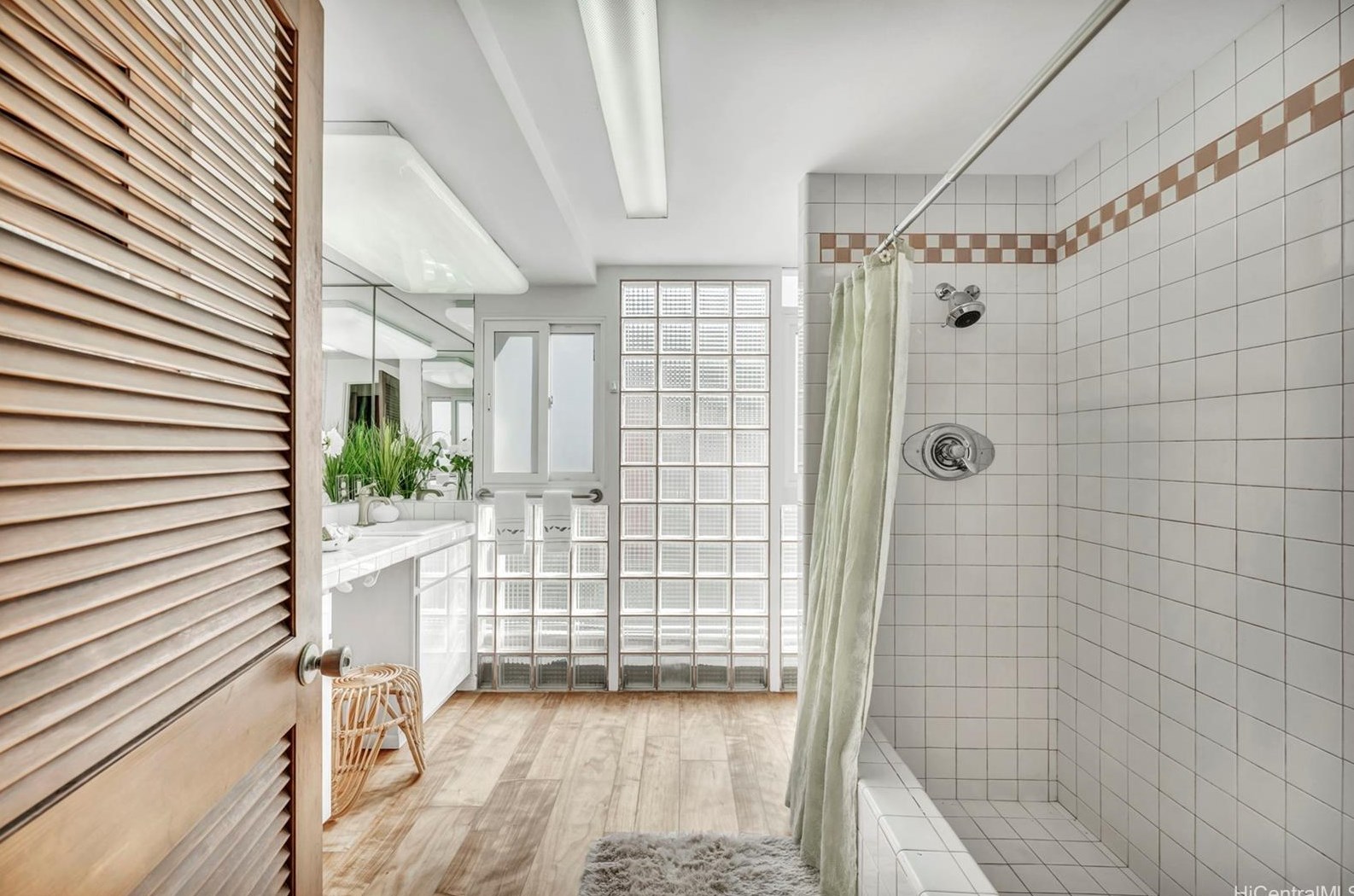 4305 Kaikoo Pl, Honolulu HI  96816-4825 exterior