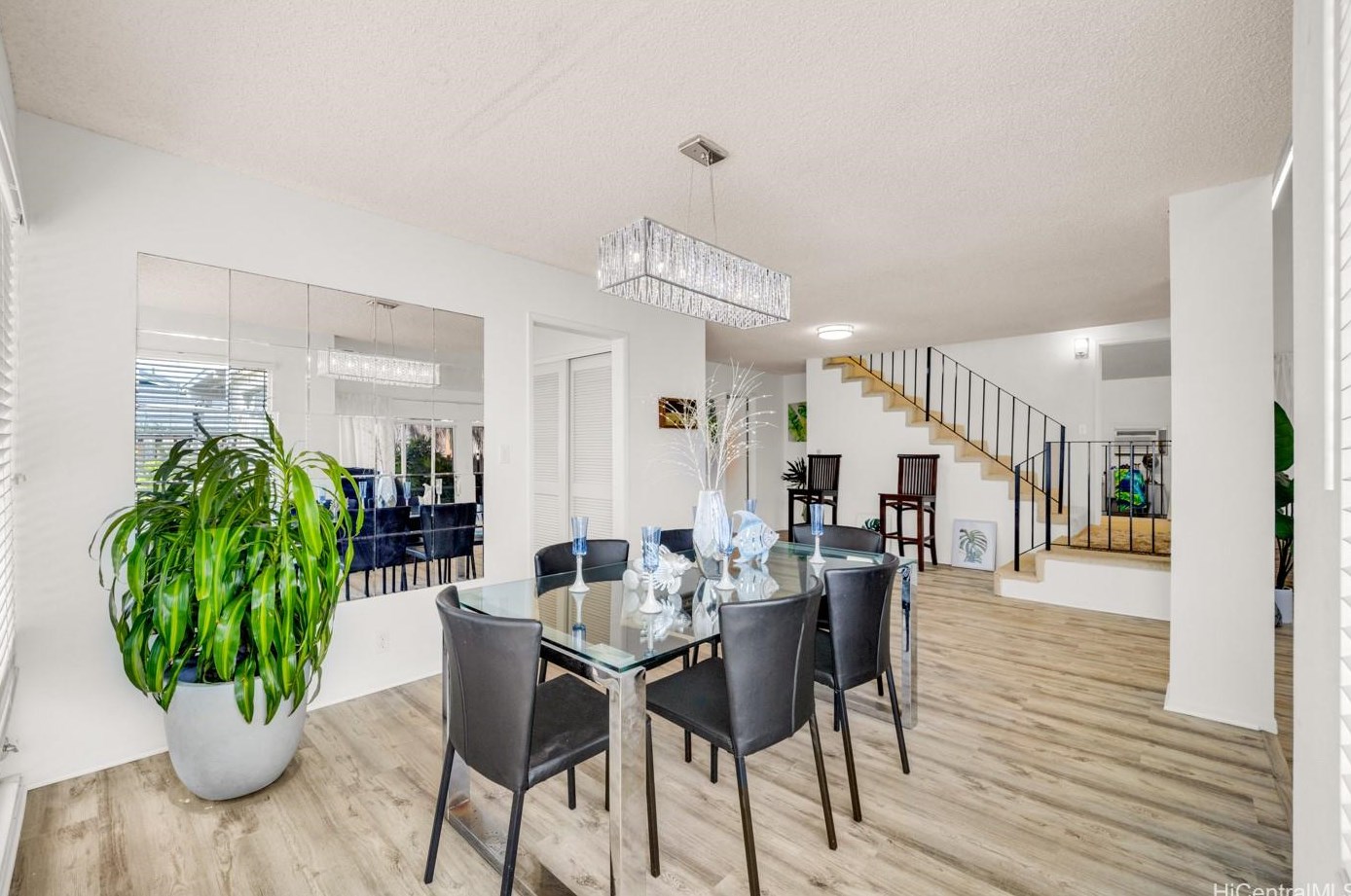 94-842 Penakii Way, Waipahu HI  96797-4046 exterior