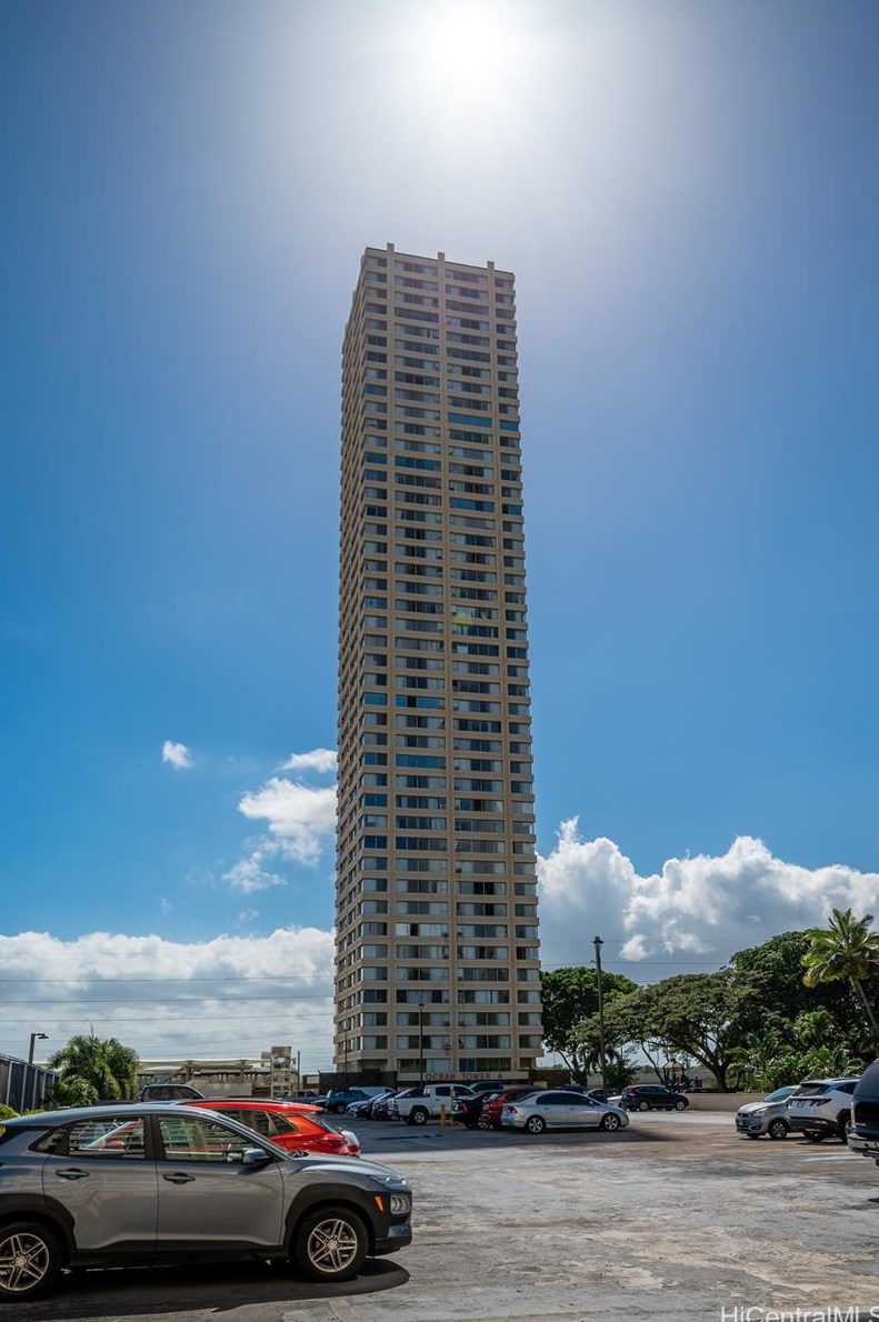 1060 Kamehameha Hwy, Pearl City HI  96782-2557 exterior