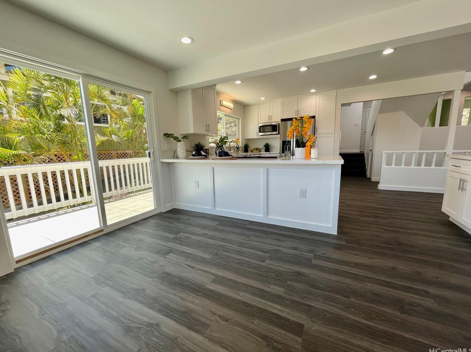 1098 Kahului St, Honolulu HI  96825-2915 exterior