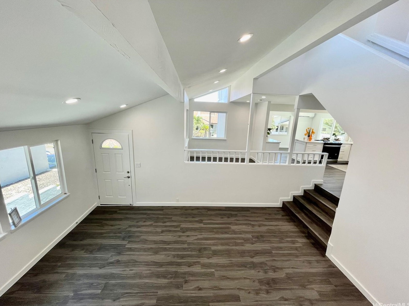 1098 Kahului St, Honolulu HI  96825-2915 exterior