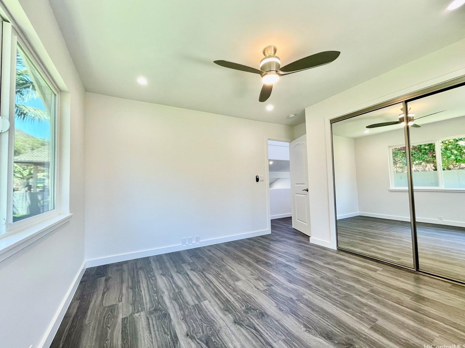 1098 Kahului St, Honolulu HI  96825-2915 exterior