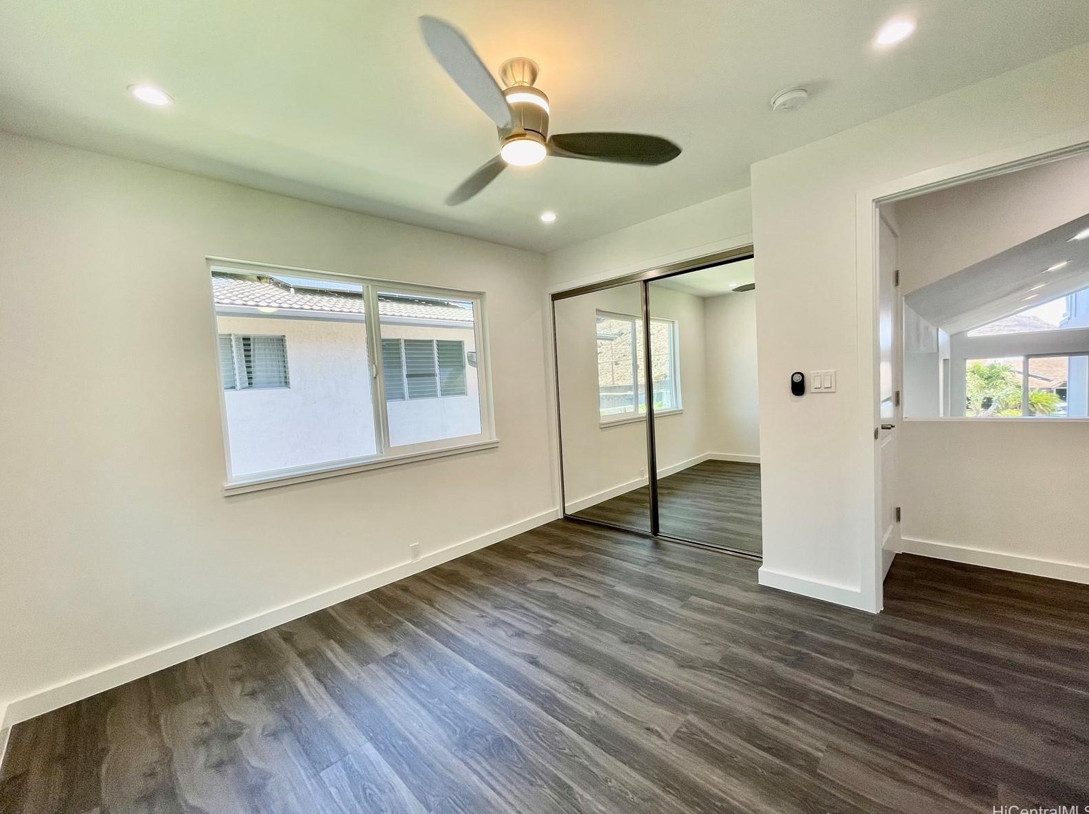 1098 Kahului St, Honolulu HI  96825-2915 exterior