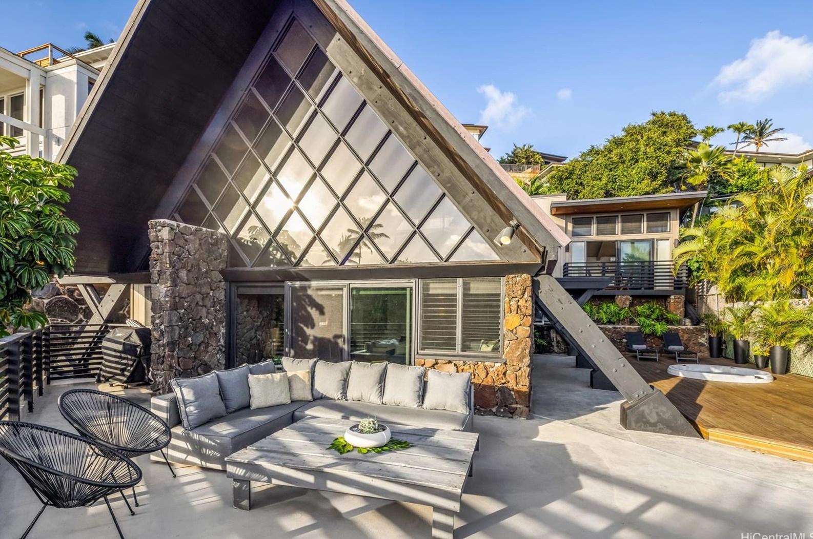 4335 Kaikoo Pl, Honolulu HI  exterior