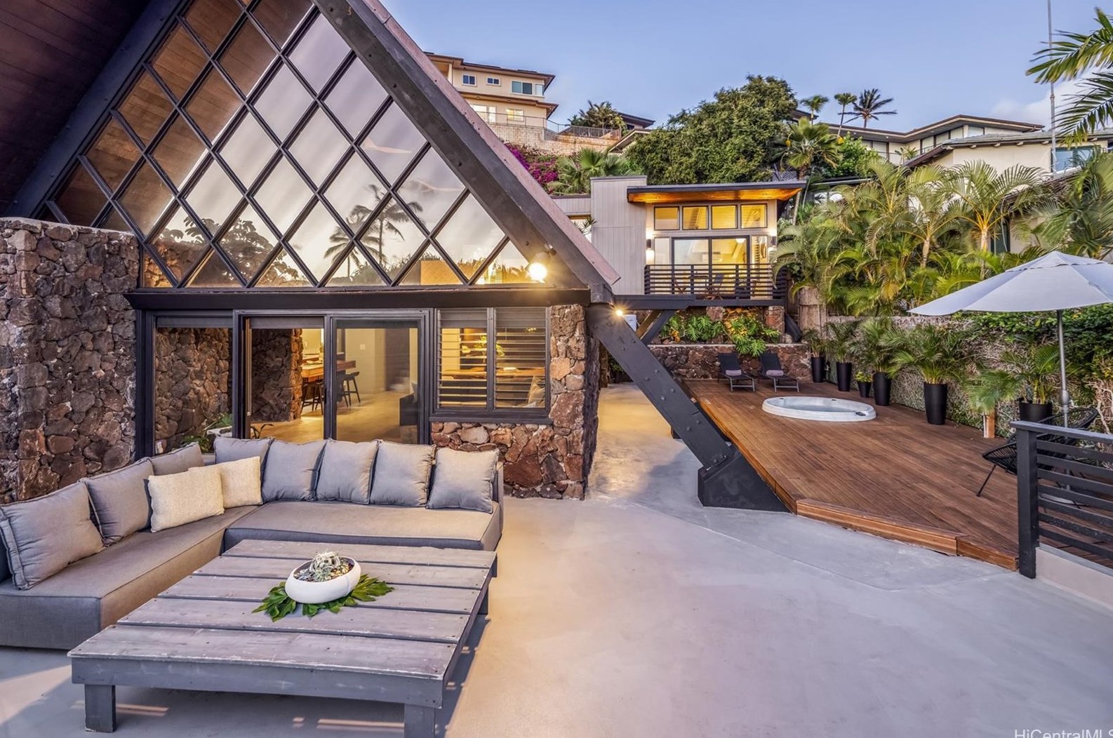 4335 Kaikoo Pl, Honolulu HI  exterior