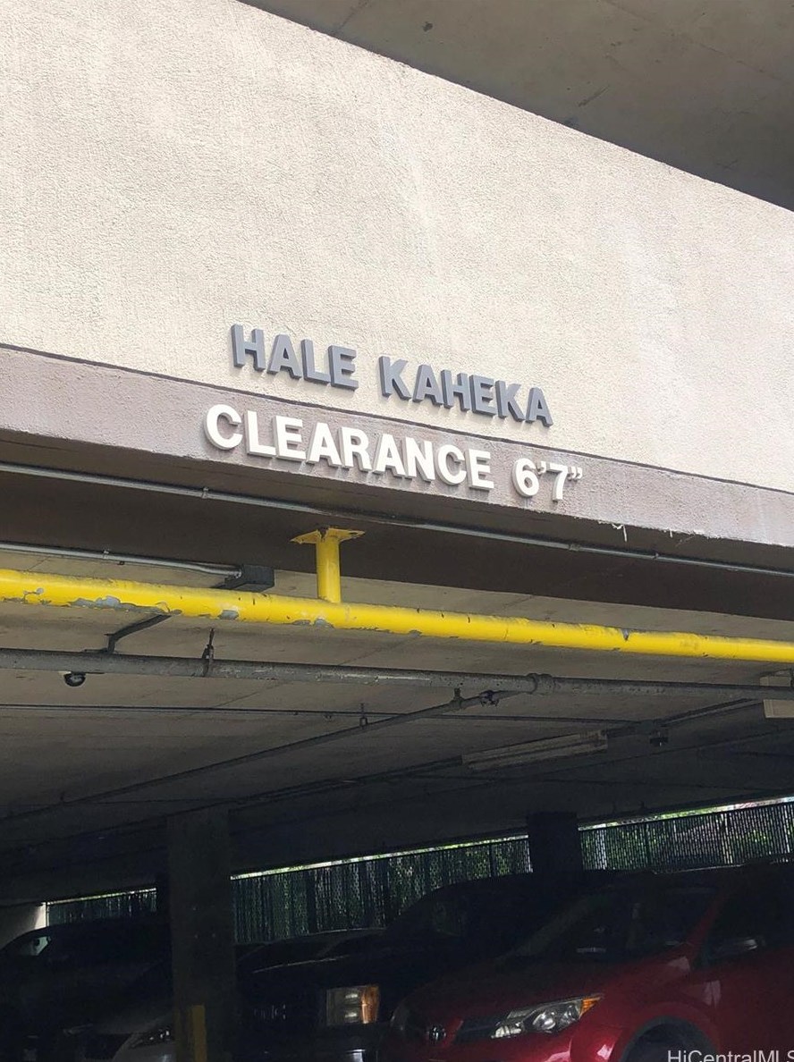 930 Kaheka St, Honolulu HI  96814-2454 exterior
