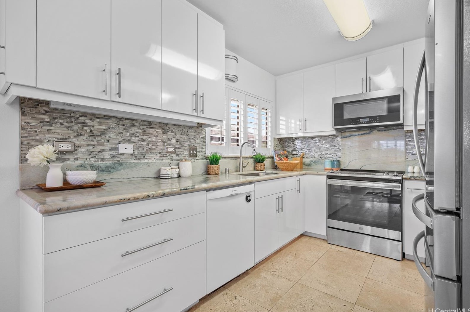 94-416 Kuahui St, Waipahu HI  96797-4532 exterior