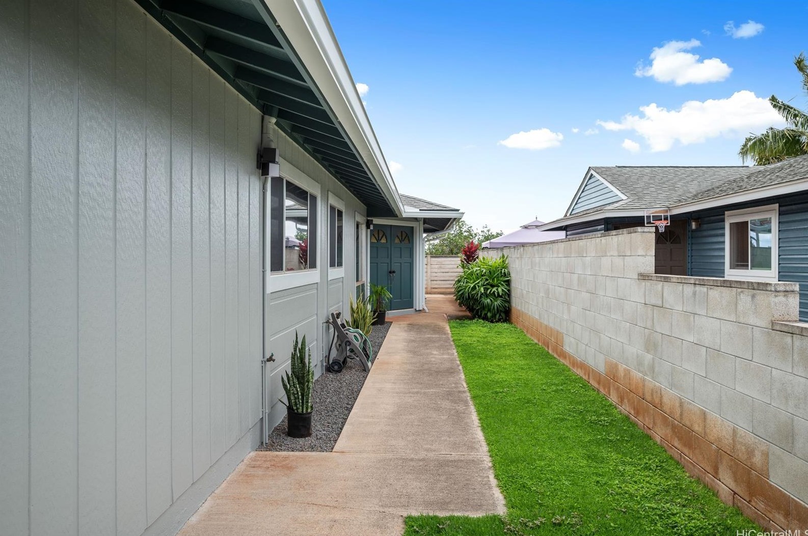 94-416 Kuahui St, Waipahu HI  96797-4532 exterior