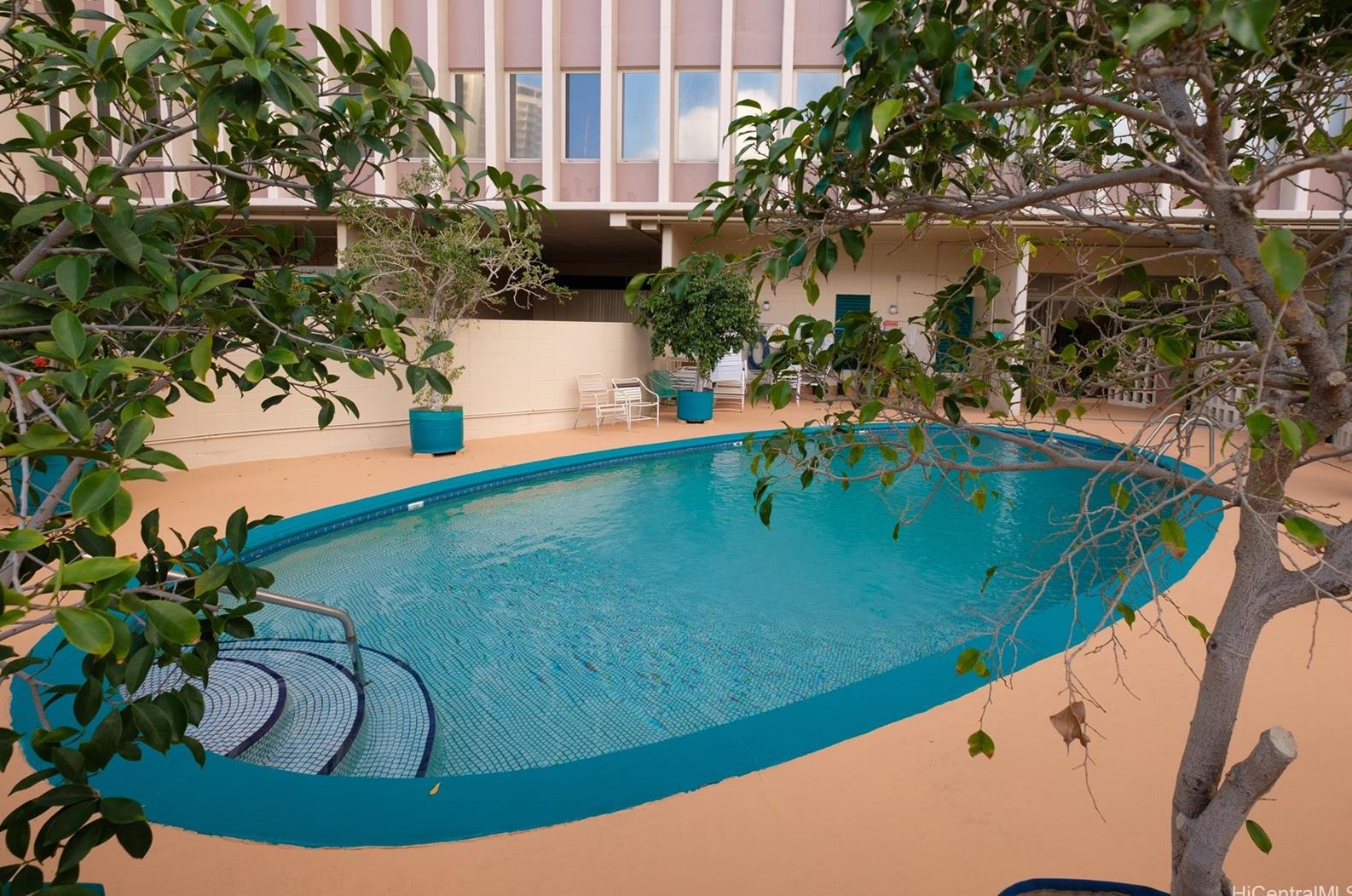 750 Kaheka St, Honolulu HI  96814-3711 exterior