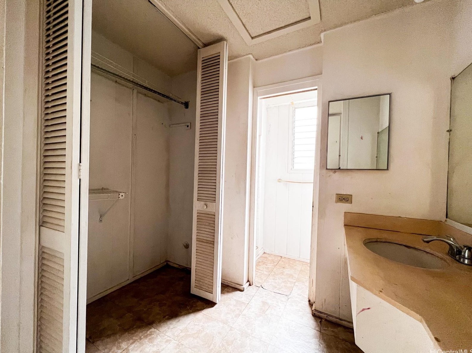 1749 Kaweloka Pl, Pearl City HI  96782-1511 exterior