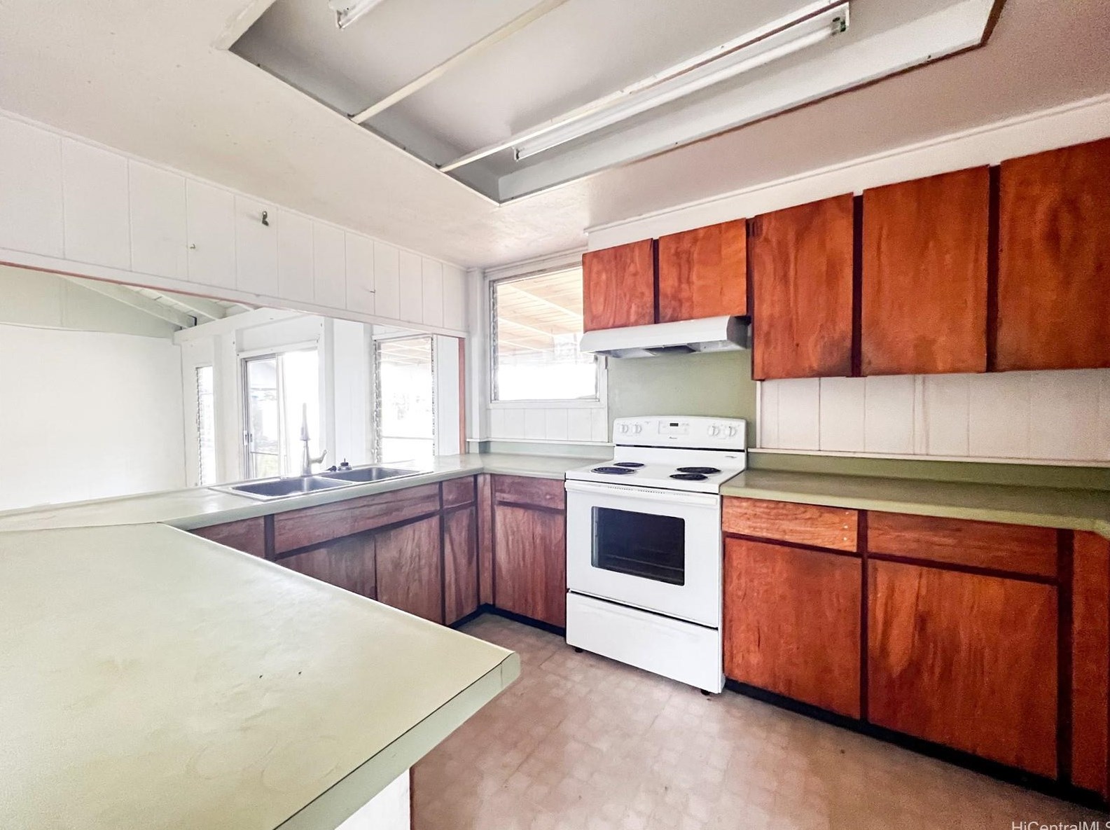 1749 Kaweloka Pl, Pearl City HI  96782-1511 exterior