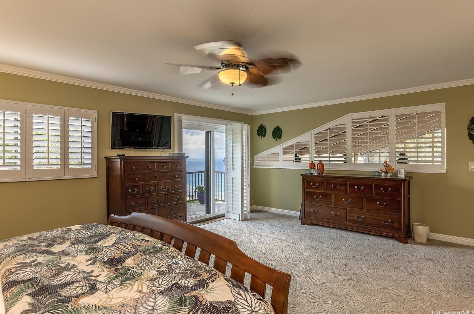 550 Kahiau Loop, Honolulu HI  96821-2538 exterior