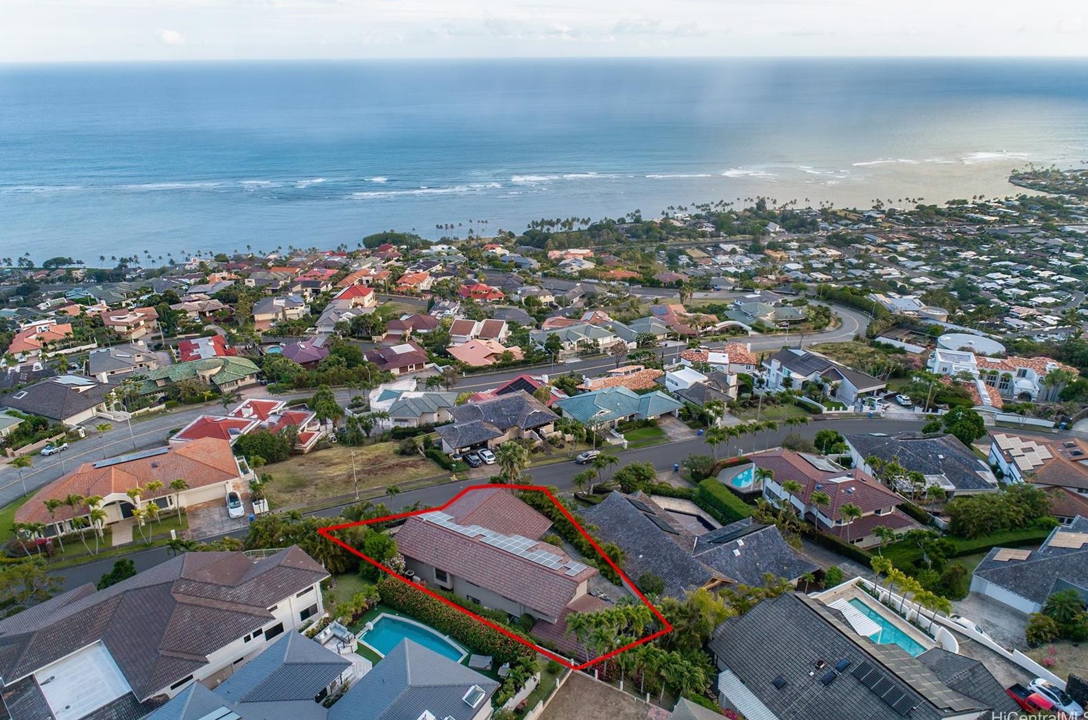 550 Kahiau Loop, Honolulu HI  96821-2538 exterior