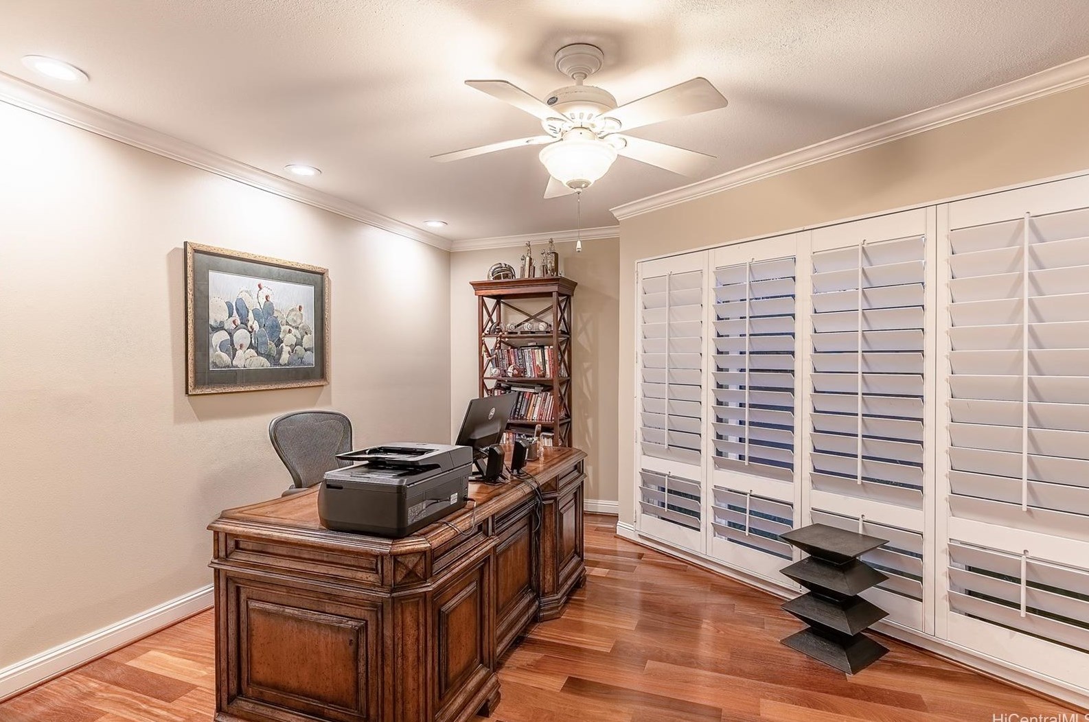 550 Kahiau Loop, Honolulu HI  96821-2538 exterior