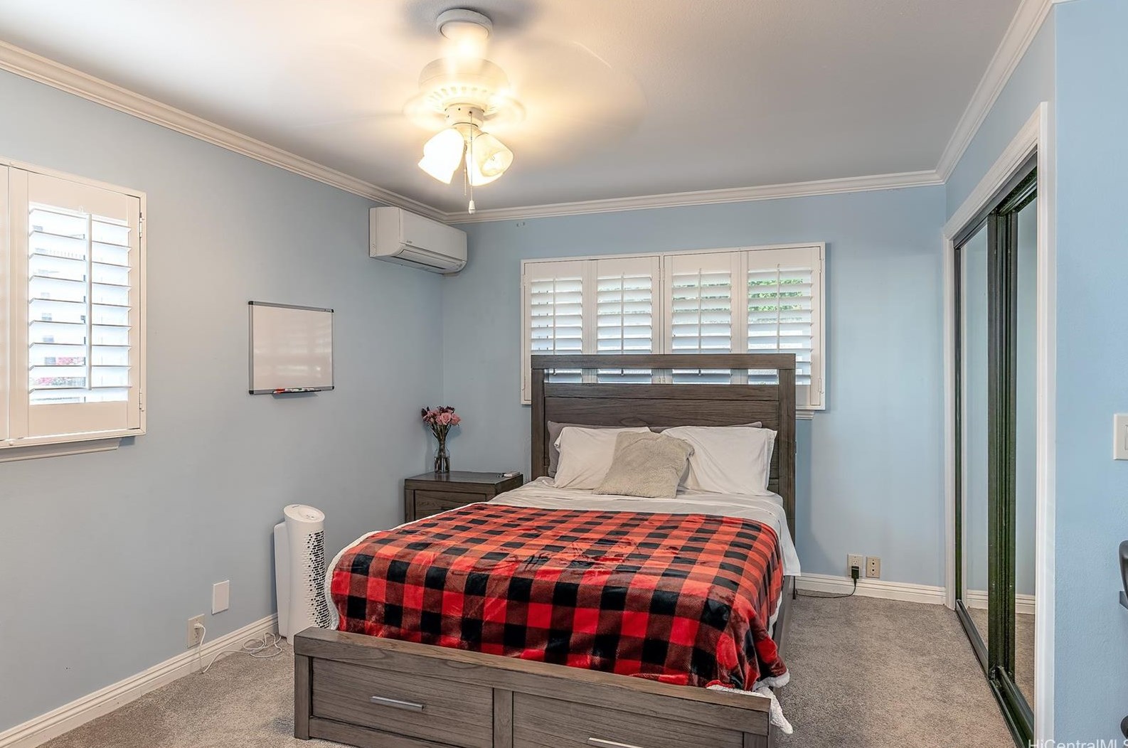 550 Kahiau Loop, Honolulu HI  96821-2538 exterior