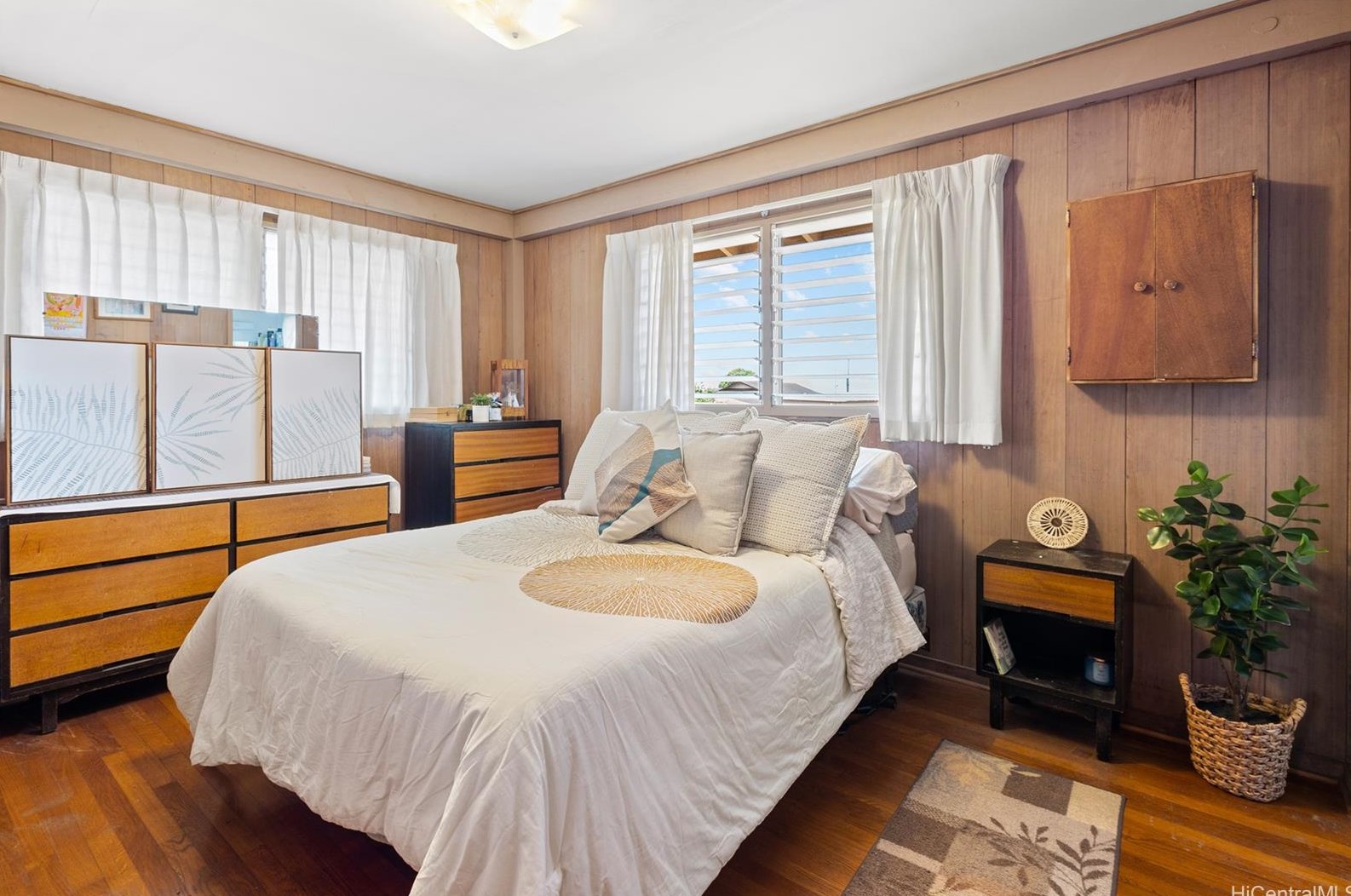 1553 Kalauipo St, Pearl City HI 96782-2035 exterior