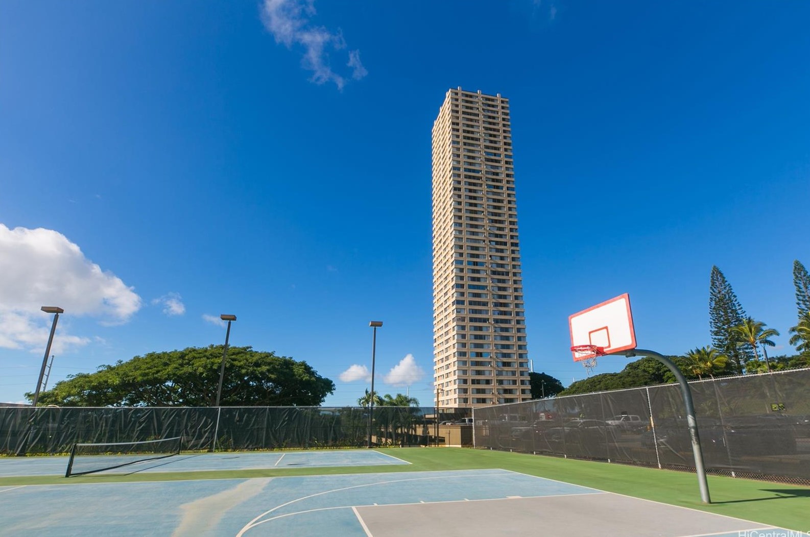 1060 Kamehameha Hwy, Pearl City HI  96782-2557 exterior