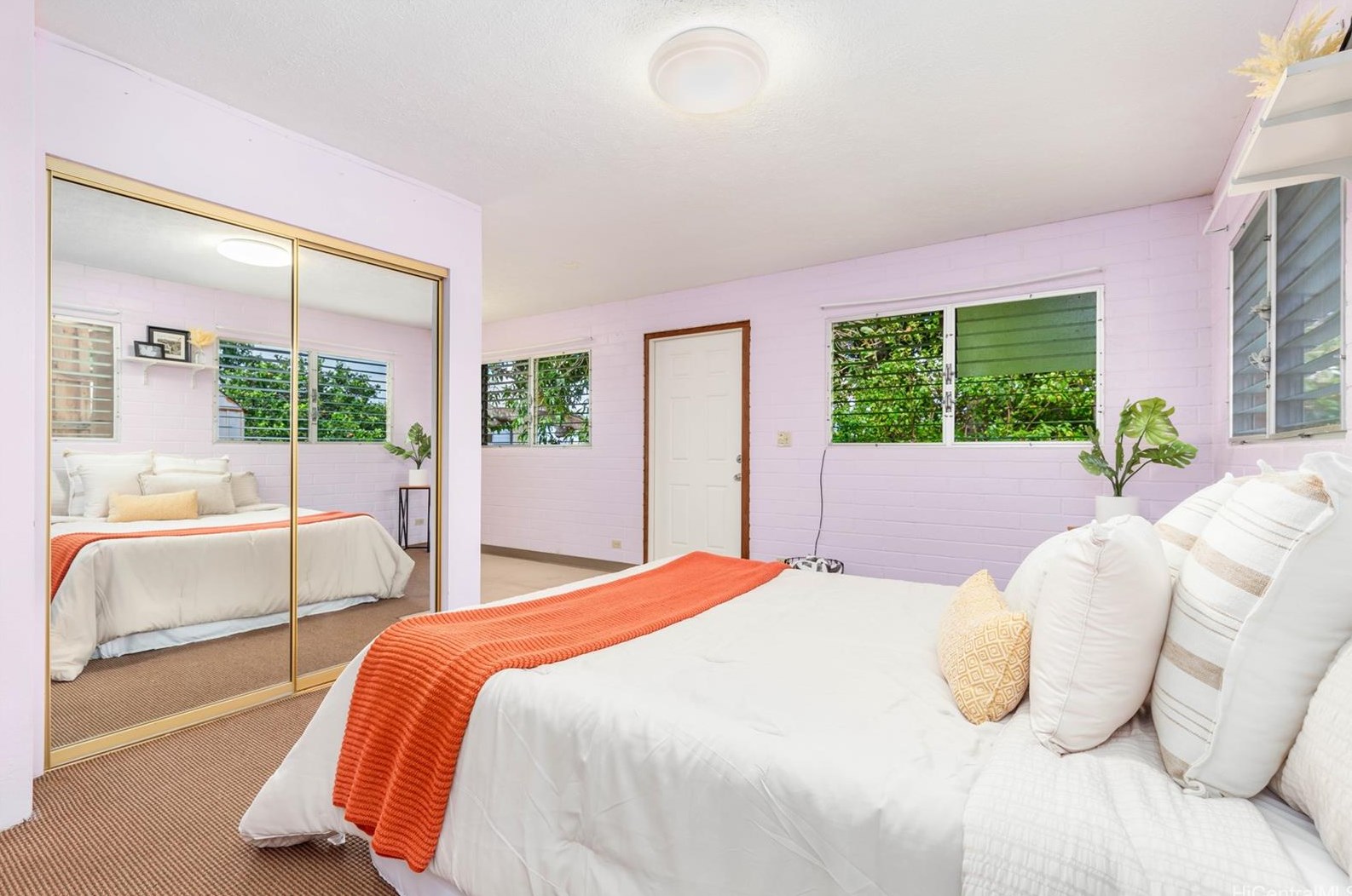 1277 Kaweloka St, Pearl City HI 96782-1940 exterior