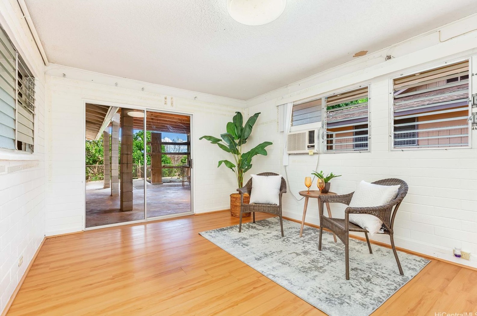 1277 Kaweloka St, Pearl City HI 96782-1940 exterior